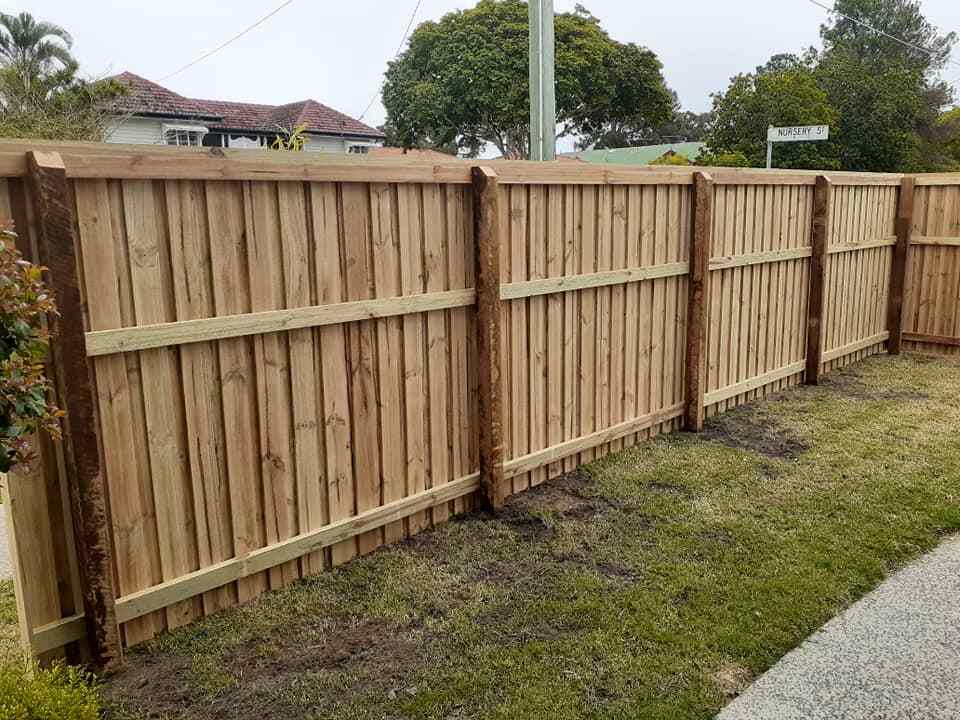 Hardwood Red Post 2.7m